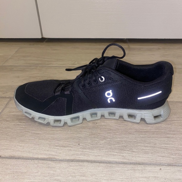 On cloud sneakers - Picture 3 of 8